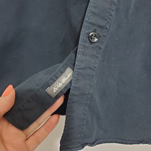 Eddie Bauer | Classic Fit Navy Blue Button Up Short Sleeve Shirt - Picture 4 of 8